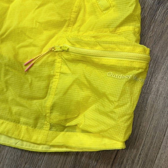 NWT Outdoor Voices Windbreaker 3 inch Short Limoncello XL - Picture 3 of 8